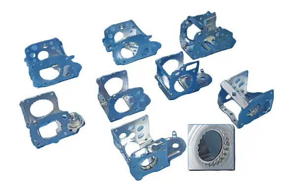 Retractor frames